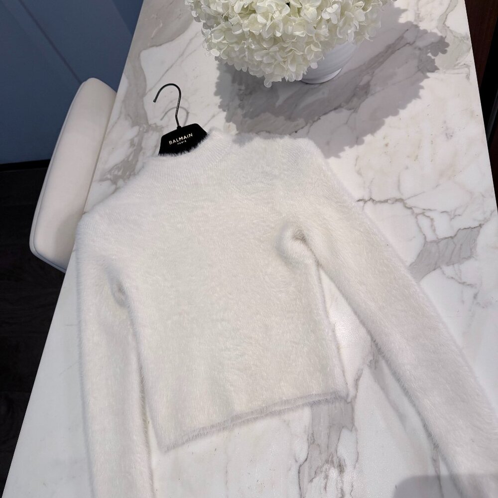 Aritzia- Babaton Kuma Fluffy White Sweater - Picture 9 of 10